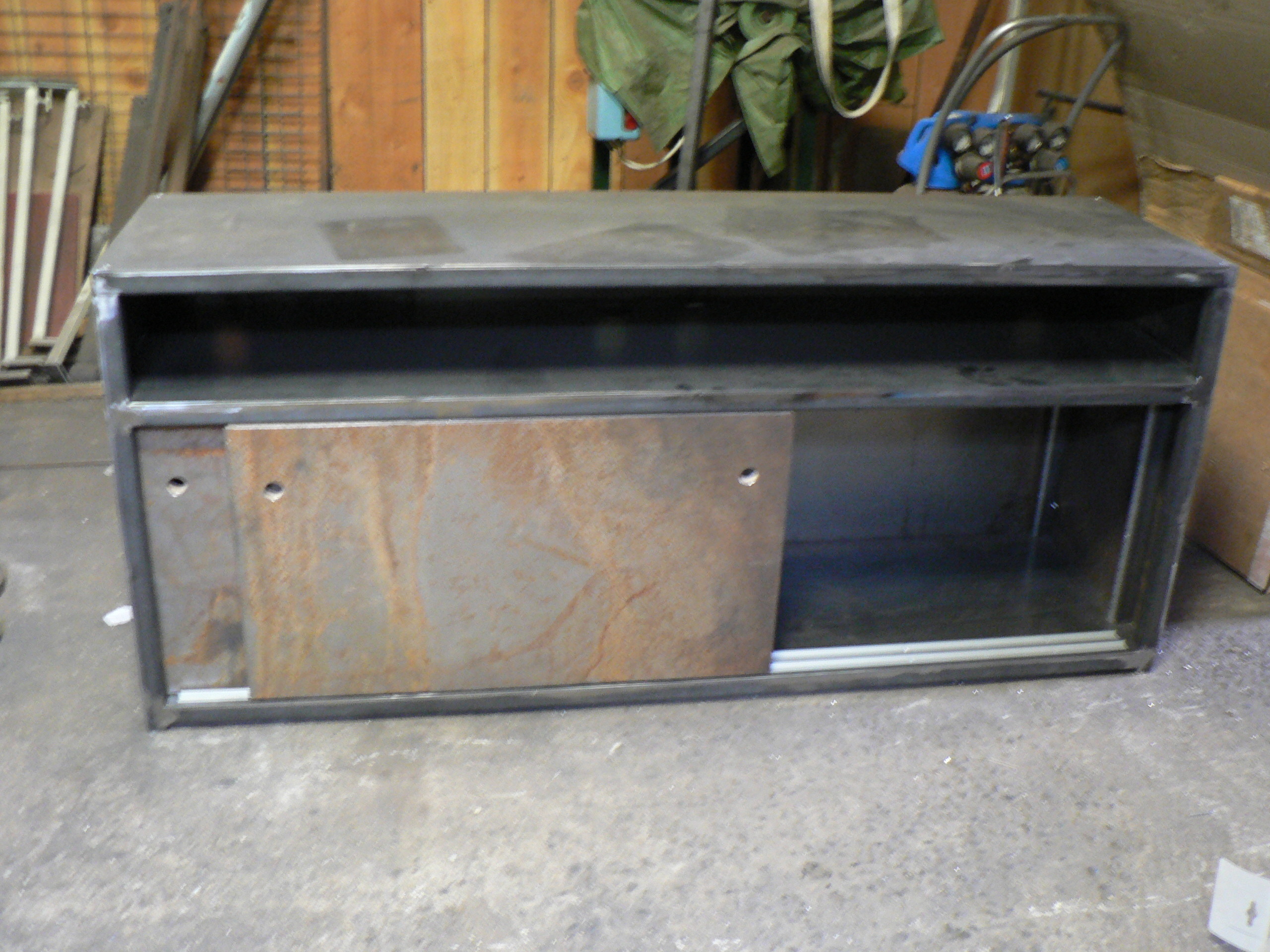 Sideboard/TV unit 2 doors 1 compartment in metal